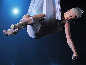 pink-grammy-performance