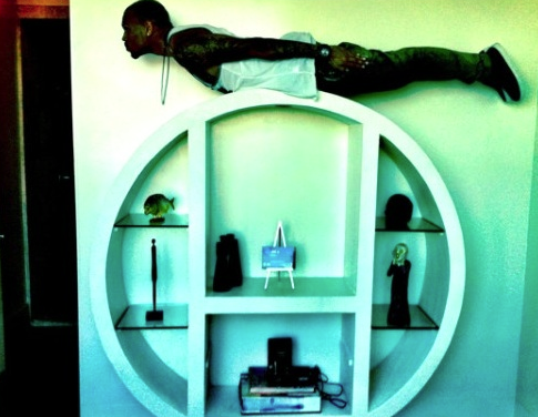 chris brown planking