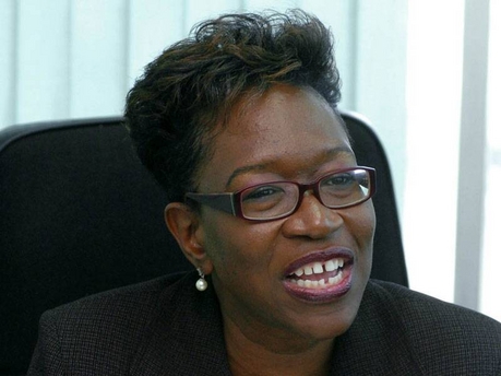 PaulaLlewellynD20050820WS