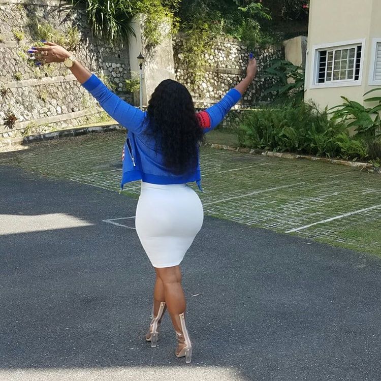 Yanique Curvy Diva Barrett booty